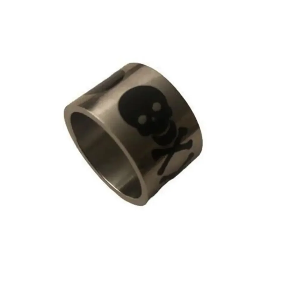 Stainless steel 4‎ skull around ring size 9.5