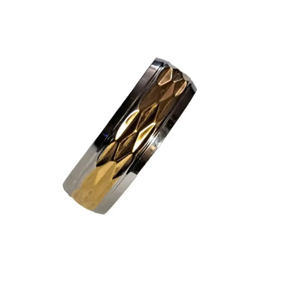 New stainless steel gold‎ and silver toned ring size 9